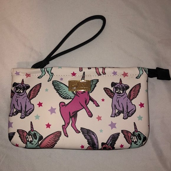 Betsey Johnson Handbags - 🍍HOST PICK🍍NWOT Betsey Johnson Wristlet /Purse